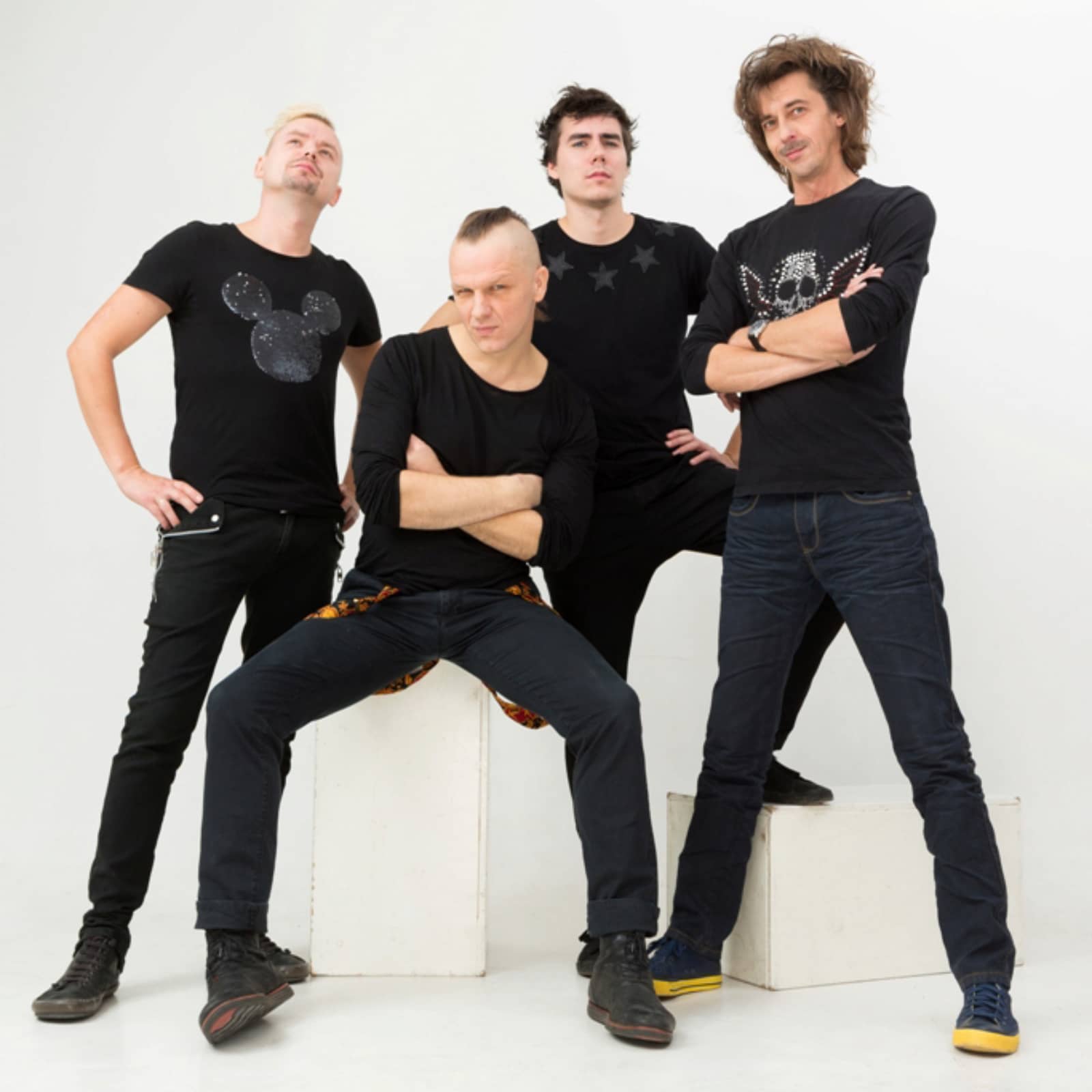 Mohombi 2021. St1m билли миллиган. St1m 0001. Spoon клип. Слэм певец.