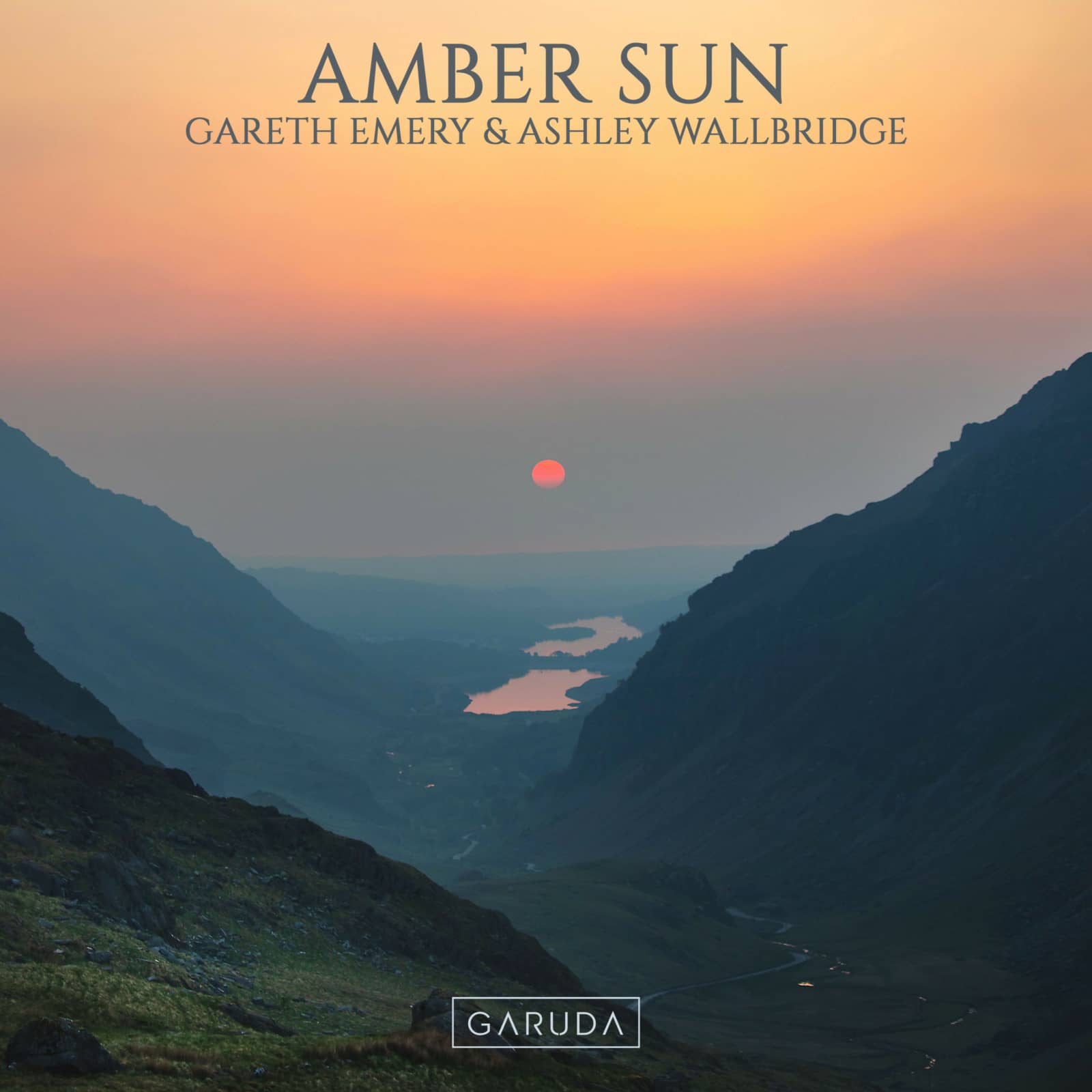 Gareth Emery & Ashley Wallbridge — Amber Sun